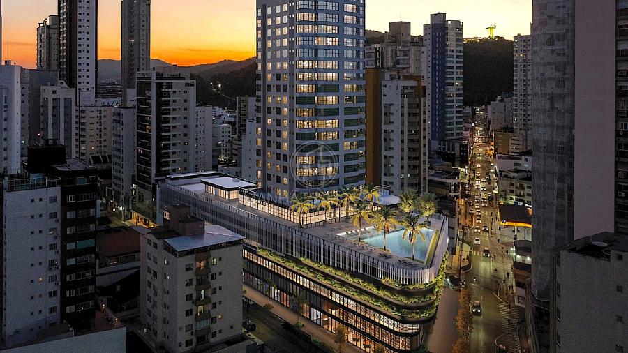 Central Tower: Um ícone que não somente observa a cidade, mas define seus rumos.
De onde tudo parte.
Para onde tudo retorna.
