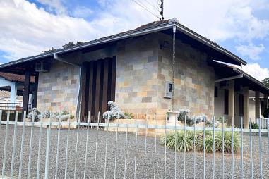 Casa plana no bairro Glória - Pronto para morar