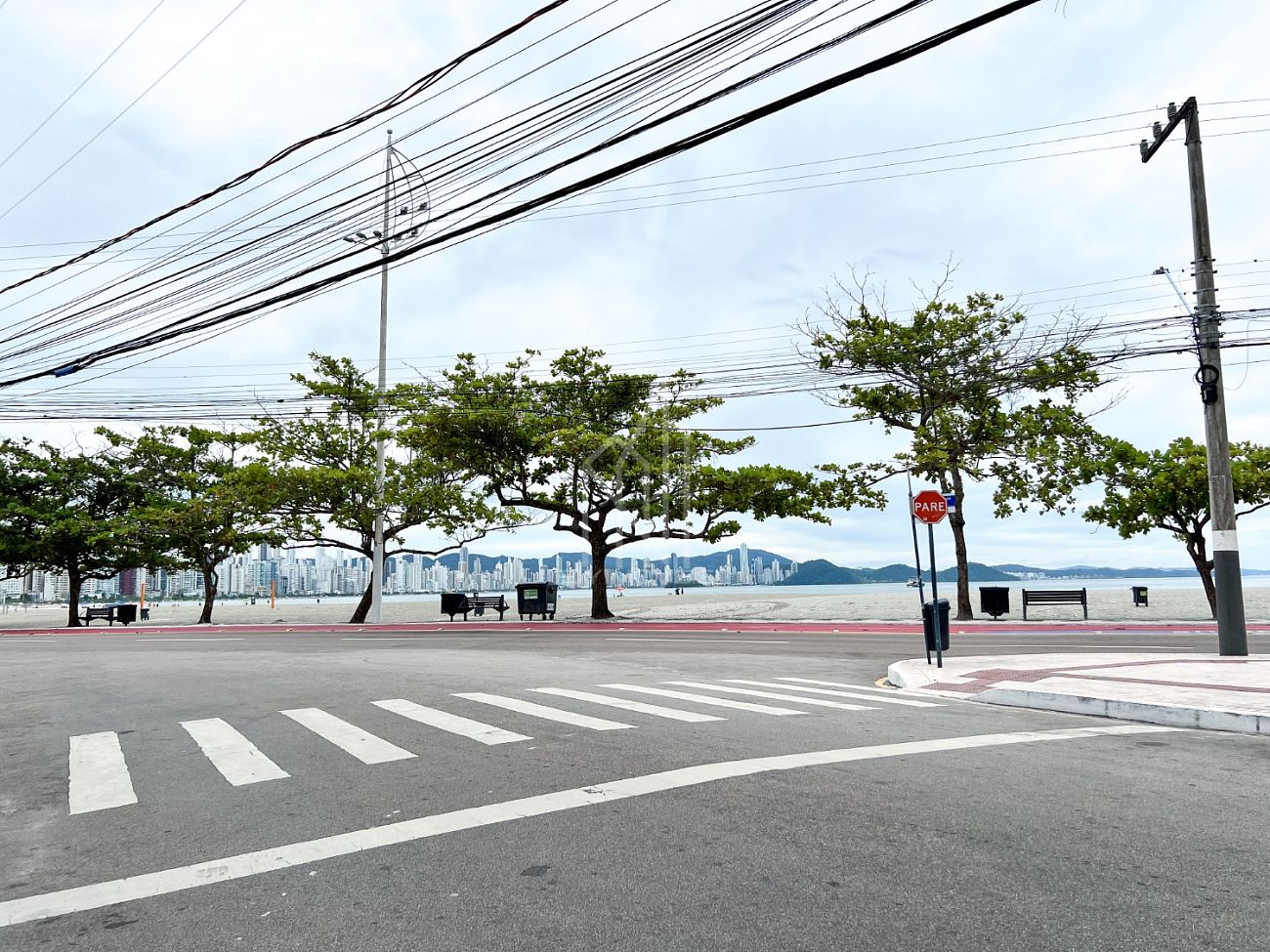 Ilha de São Sebastião - Ilha de Sao Sebastiao - frente para a rua