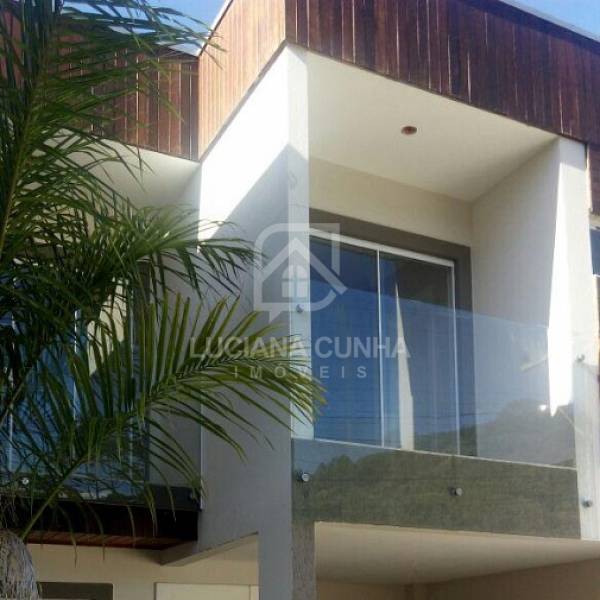 Sobrado, Sobrado novo com 3 Suítes na Praia Brava - Balneário Camboriú - Praia dos Amores