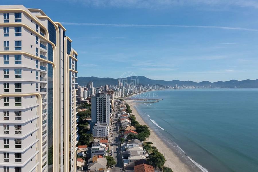Triton Skyhomes | O mar contempla sua majestade.