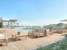 Deck e piscina com borda Infinita