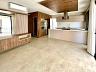 Amplo living com cozinha integrada